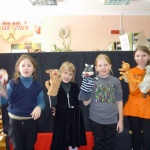 Члены кукольного театра «Петрушка» филиала №12 «Детская библиотека»